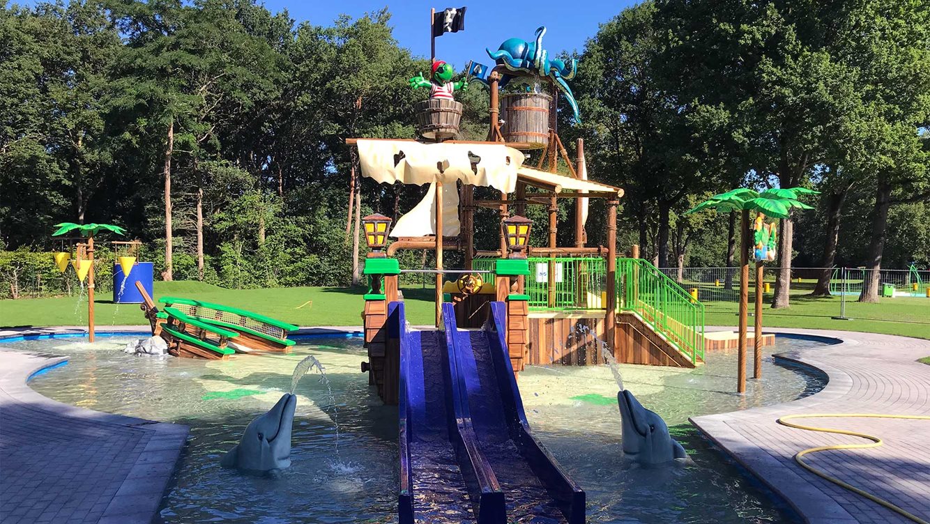 Waterspeelpark Splesj Molecaten Park Bosbad Hoeven Turtle Island 01